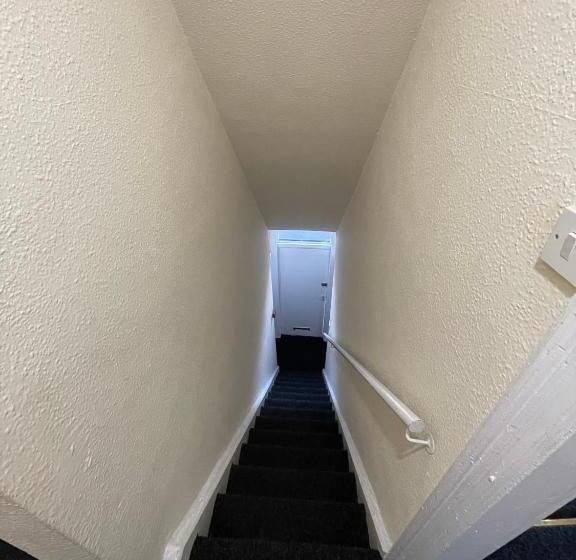 Номер Стандарт, Budget   Berne Grove