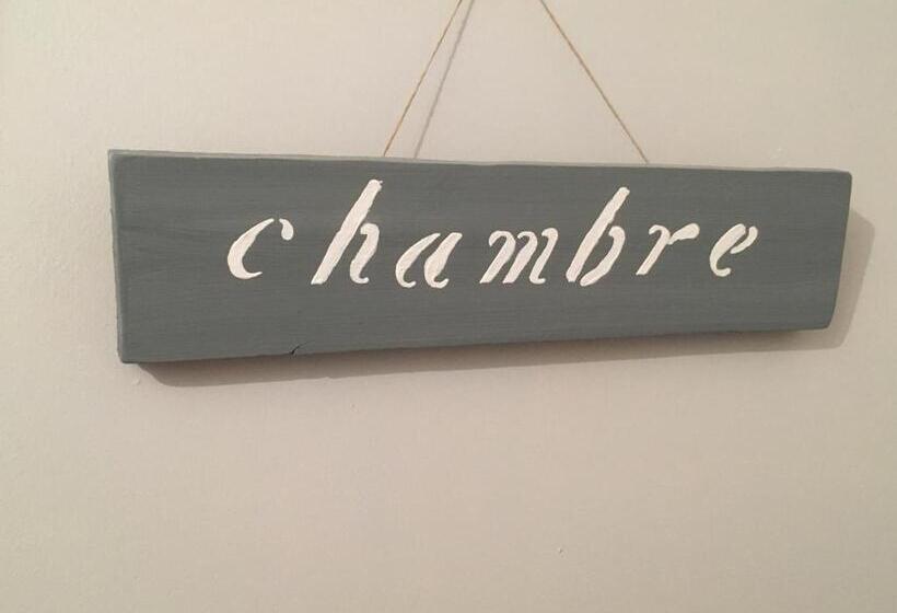 Номер Стандарт, Près Du Château