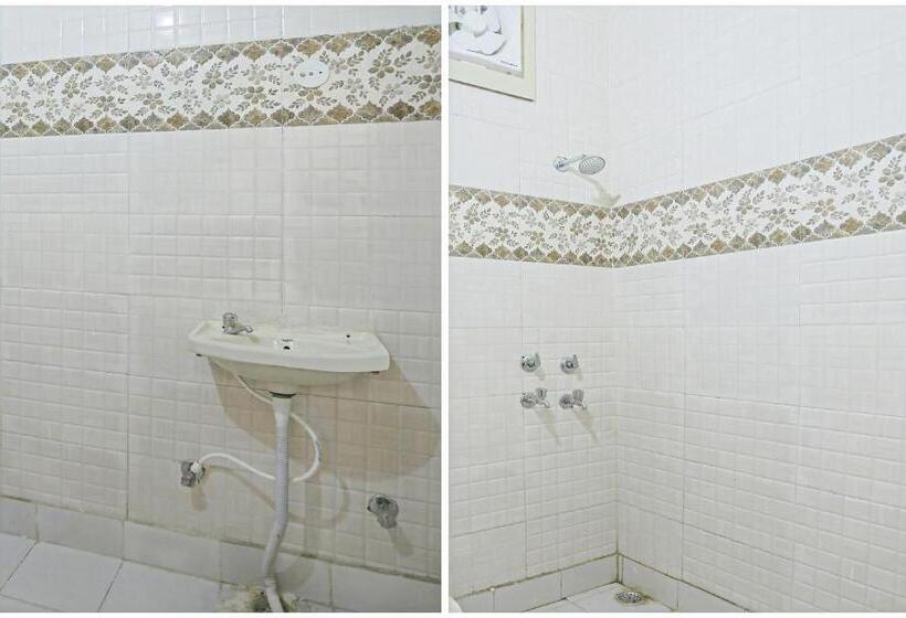 トリプルクラシックルーム, Oyo Hotel Veda Inn