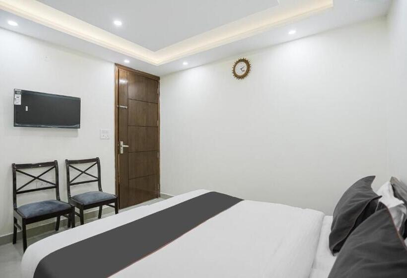 トリプルクラシックルーム, Oyo Hotel Veda Inn