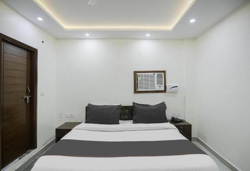 トリプルクラシックルーム, Oyo Hotel Veda Inn