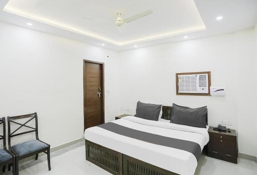 トリプルクラシックルーム, Oyo Hotel Veda Inn