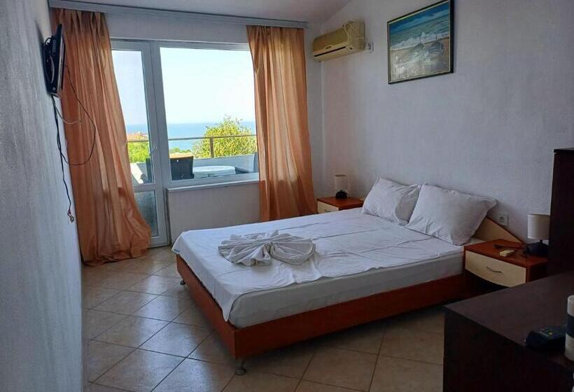 ガーデンビューファミリールーム, крин