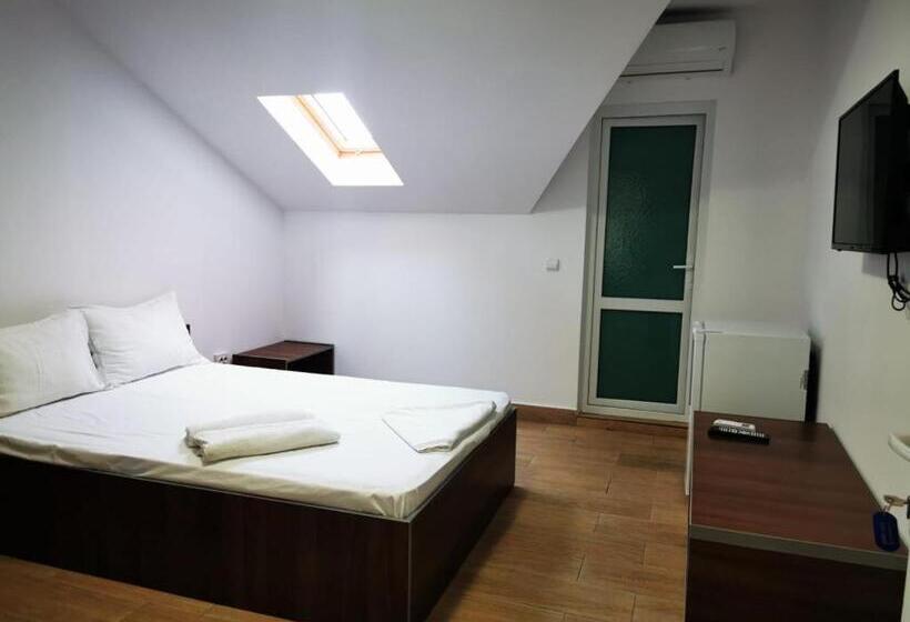 غرفة قياسية, Sunny Days