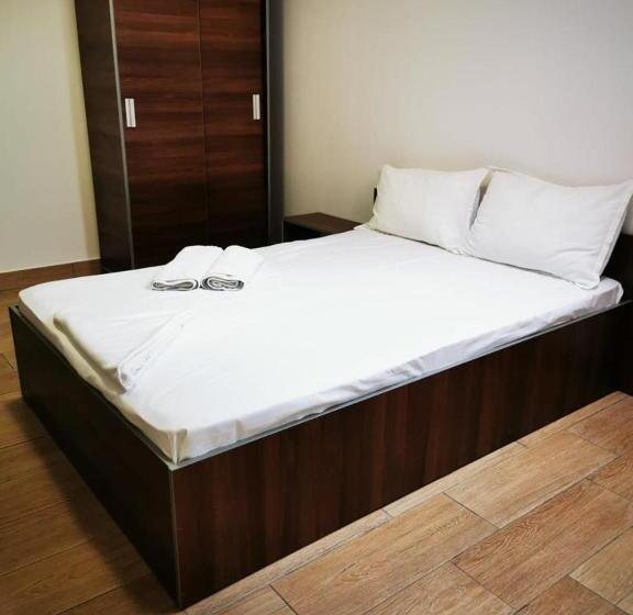 غرفة قياسية, Sunny Days