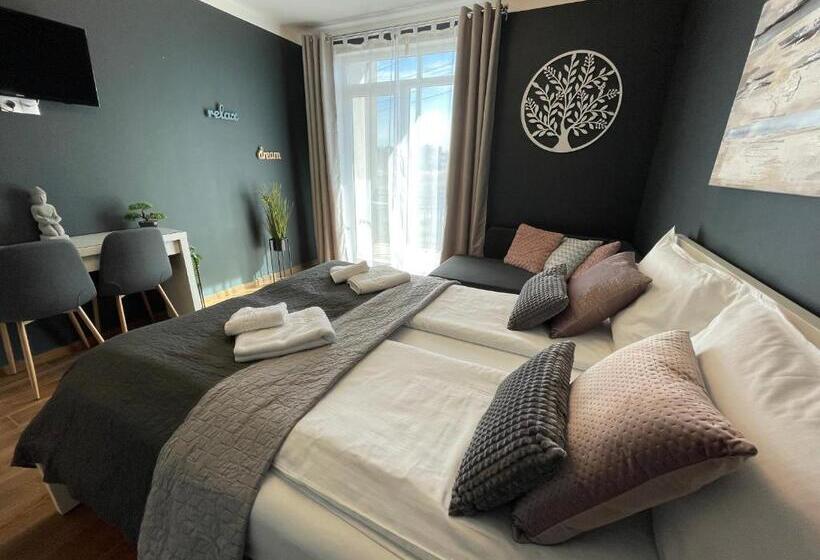 バルコニー付きスタンダードトリプルルーム, Vila Salzburg