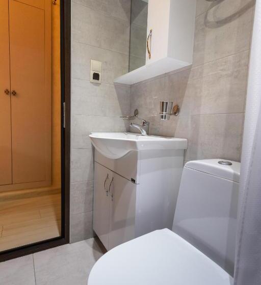 استودیو استاندارد با تخت کینگ, Stone