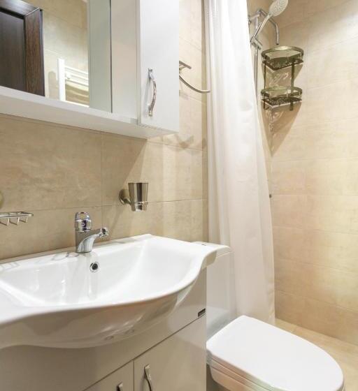 اتاق اکونومی, Stone