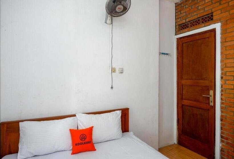 Номер Стандарт Совместная Ванная, Koolkost Syariah Near Malioboro Area