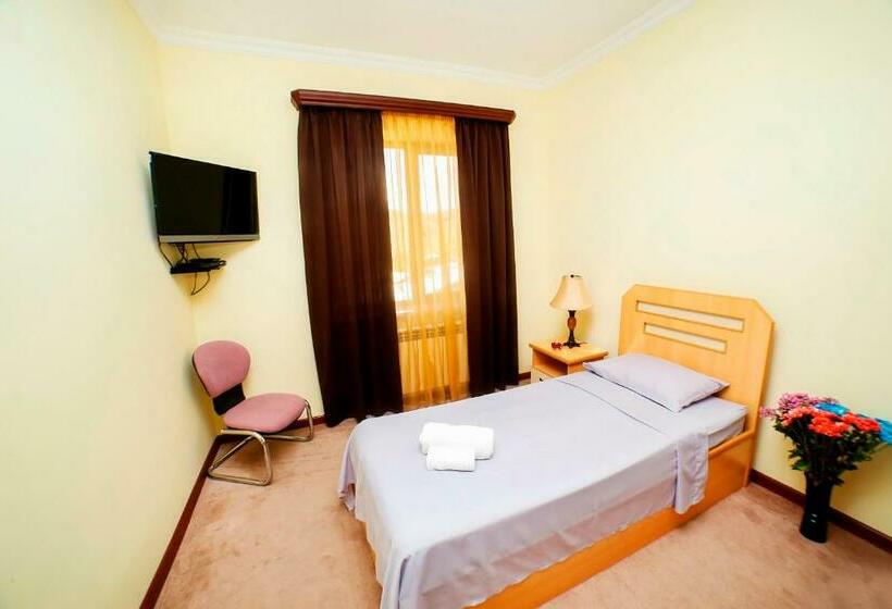 חדר סטנדרט יחיד, Amrots