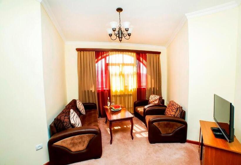 סוויטה, Amrots