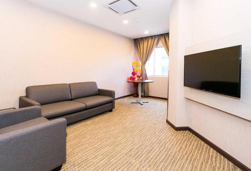 جناح مطل على البحيرة, Icon Hotel Segamat