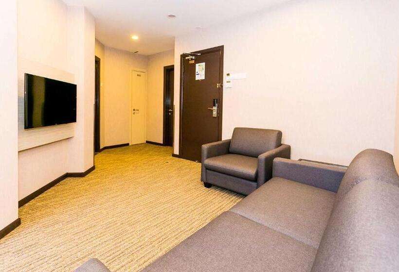 جناح مطل على البحيرة, Icon Hotel Segamat