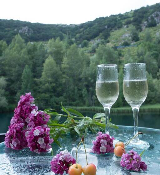 Standard studio with lake view, Jermuk Verona Resort