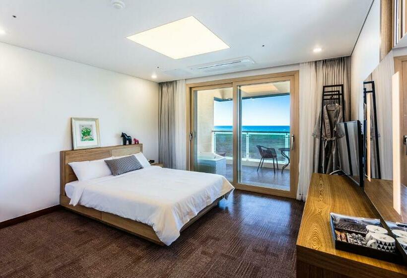 اتاق لوکس با چشم‌انداز دریا, Sea Stay