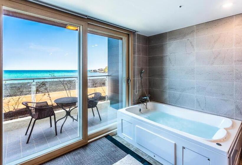 اتاق لوکس با چشم‌انداز دریا, Sea Stay