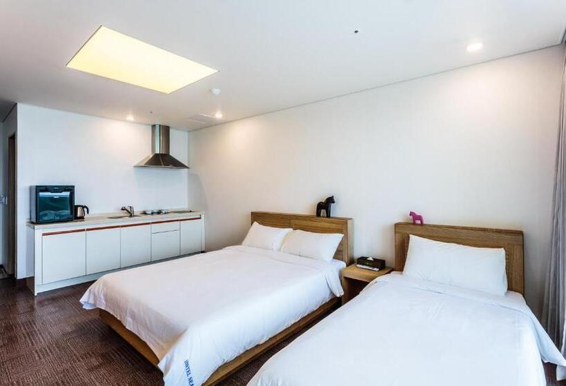 اتاق لوکس با چشم‌انداز دریا, Sea Stay