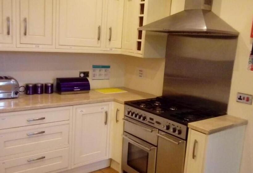 اتاق استاندارد, Carer 4 You Residential Home