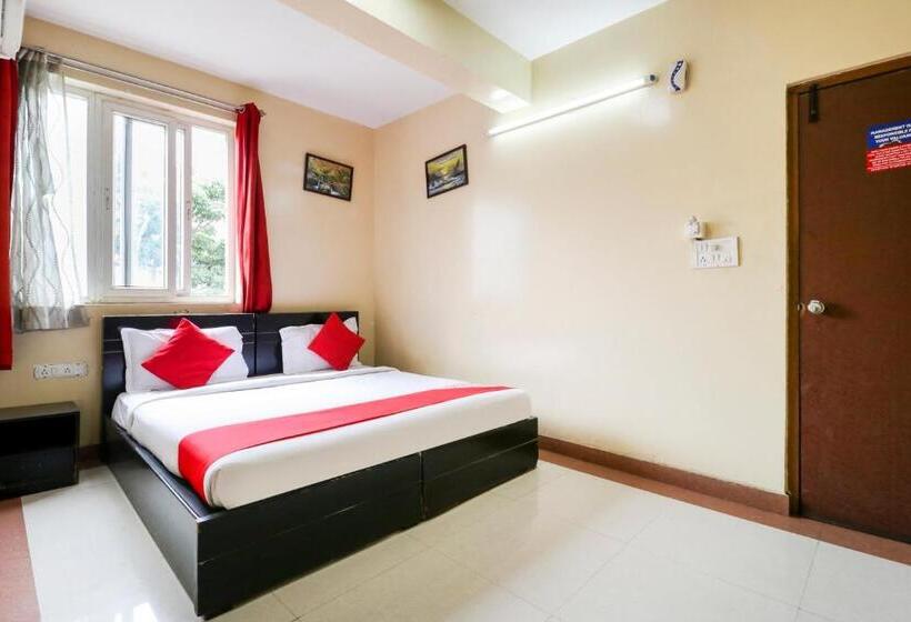 Standart Oda, Collection O Tiara Near Christ University