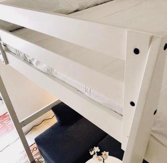استودیوی استاندارد, Stylish Accommodation In Sliema Exiles
