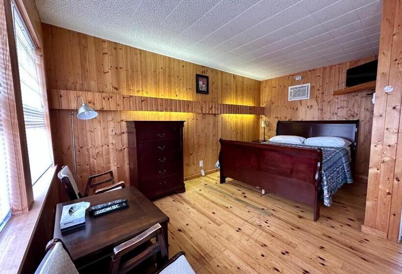 غرفة قياسية, The Waterfront Motel