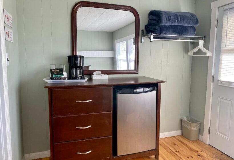 غرفه قياسيه سريرين مزدوجين, The Waterfront Motel