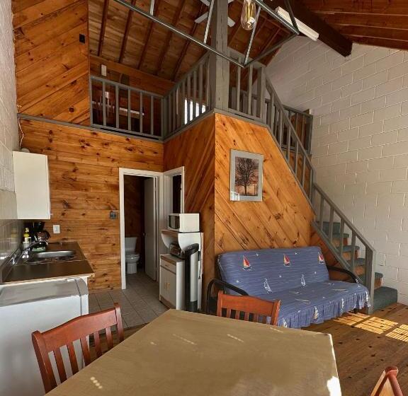 غرفة عائلية ذات إطلالة جانبية على البحر, The Waterfront Motel