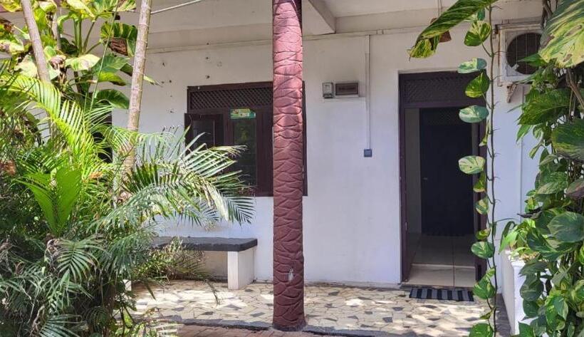 غرفة قياسية, Arugam Hostel