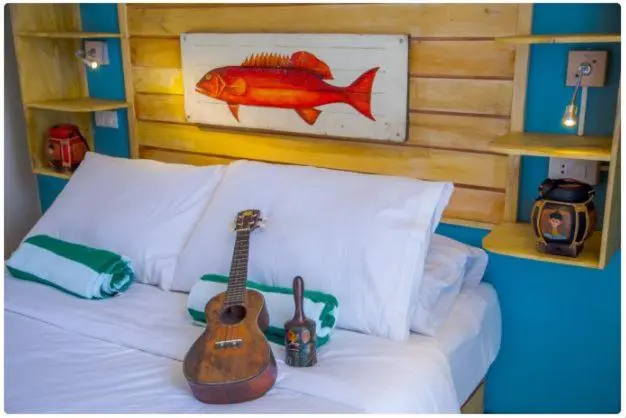 バルコニー付きスタンダードルーム, Flotsam And Jetsam Artist Beach Hostel