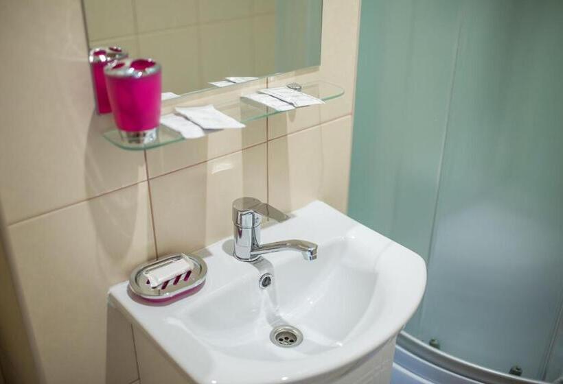 חדר סטנדרט לארבעה, & Restaurant Complex Hap Ok