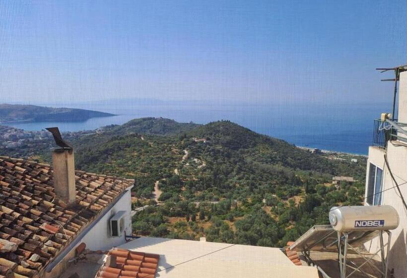 חדר סטנדרט לשלושה עם טרסה, Janis Castle Apartment