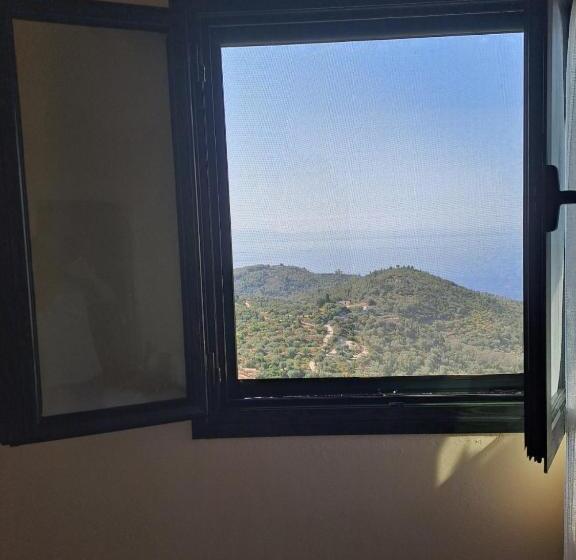 חדר סטנדרט לשלושה עם טרסה, Janis Castle Apartment