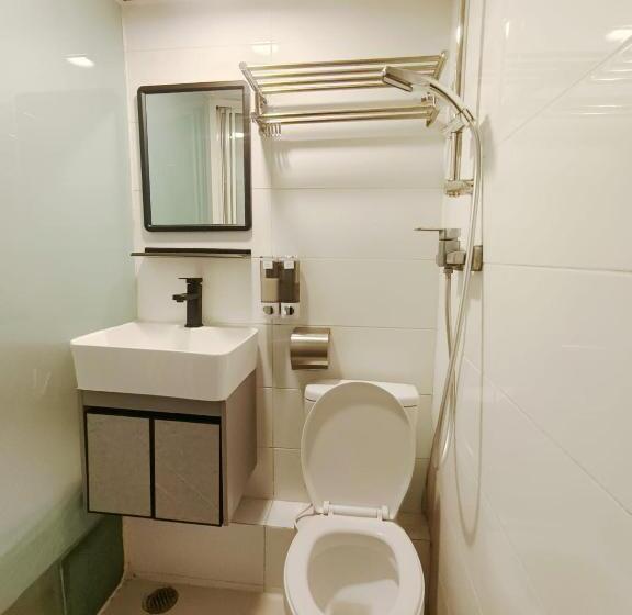 اتاق خانوادگی, L Etoile Hella Inn