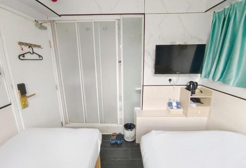 اتاق خانوادگی, L Etoile Hella Inn