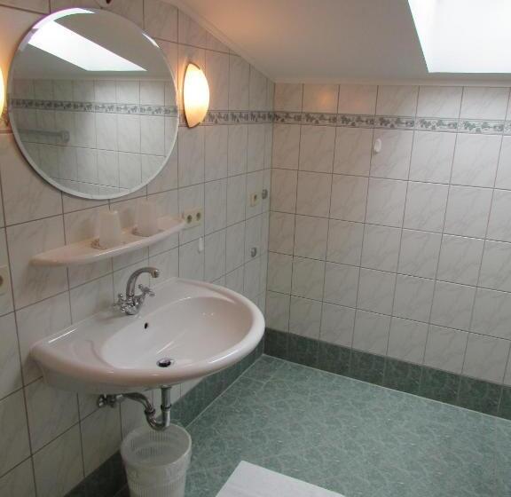 Suite with lake view, Haus Esplanade Adults Only