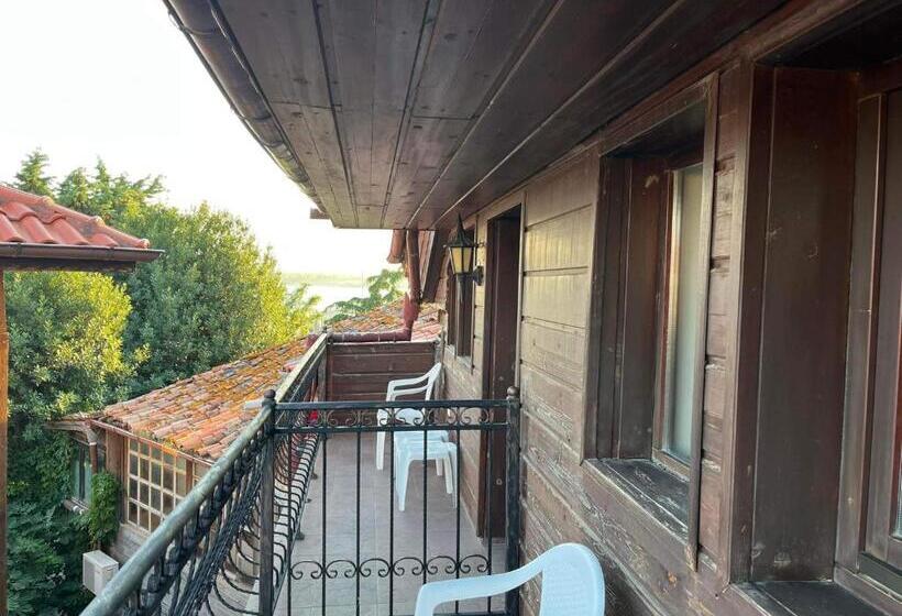 חדר סטנדרט, Rony