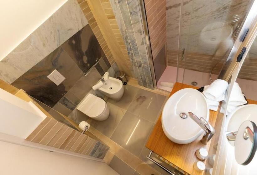 디럭스 룸, Maggiano Boutique