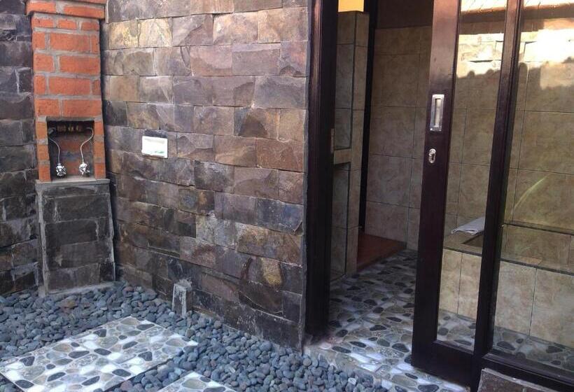 סוויטה דלוקס, The Sari Bungalows