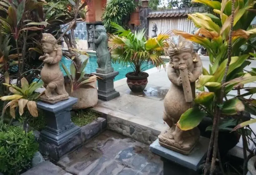 スーペリアースイート, The Sari Bungalows
