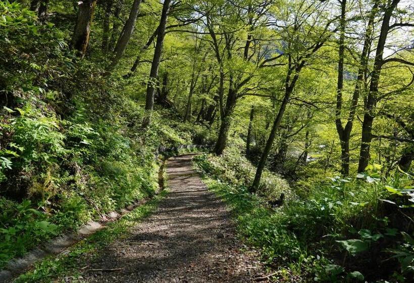 家庭房间共用浴室, Shikishimaso