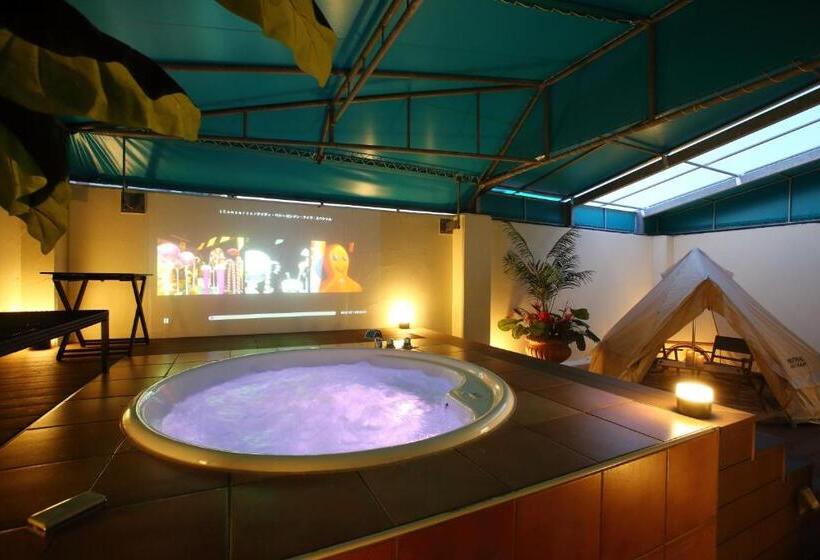 디럭스 룸 킹사이즈 침대, Fukuoka Chapel Coconuts Hotel Ipolani