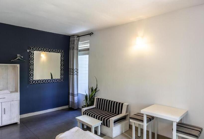 اتاق استاندارد, Homies Place   Bistro