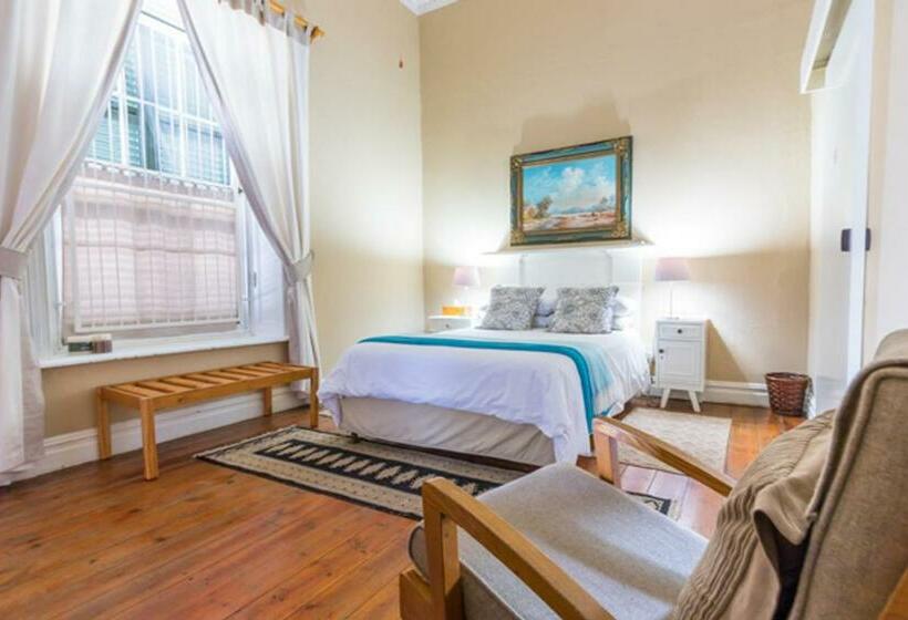 غرفة قياسية, Nanna Rous  Town House