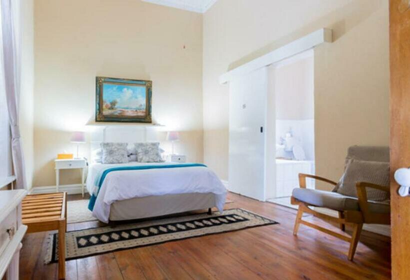 غرفة قياسية, Nanna Rous  Town House