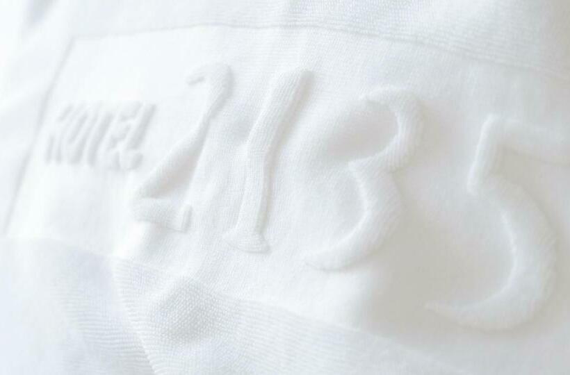 标准单人间, 2135