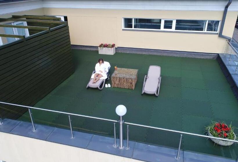 سوییت جونیور, Aqua Center Apartments