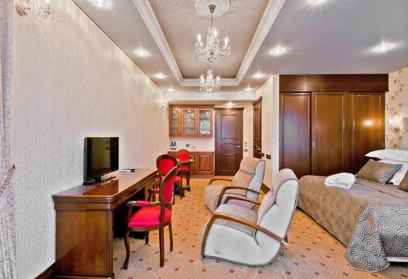 سوییت لوکس, Aqua Center Apartments