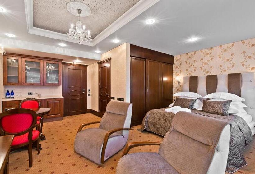 سوییت لوکس, Aqua Center Apartments