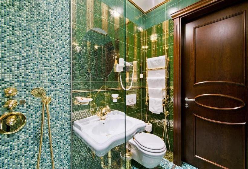 سوییت, Aqua Center Apartments