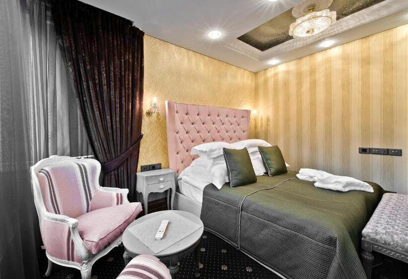 سوییت, Aqua Center Apartments